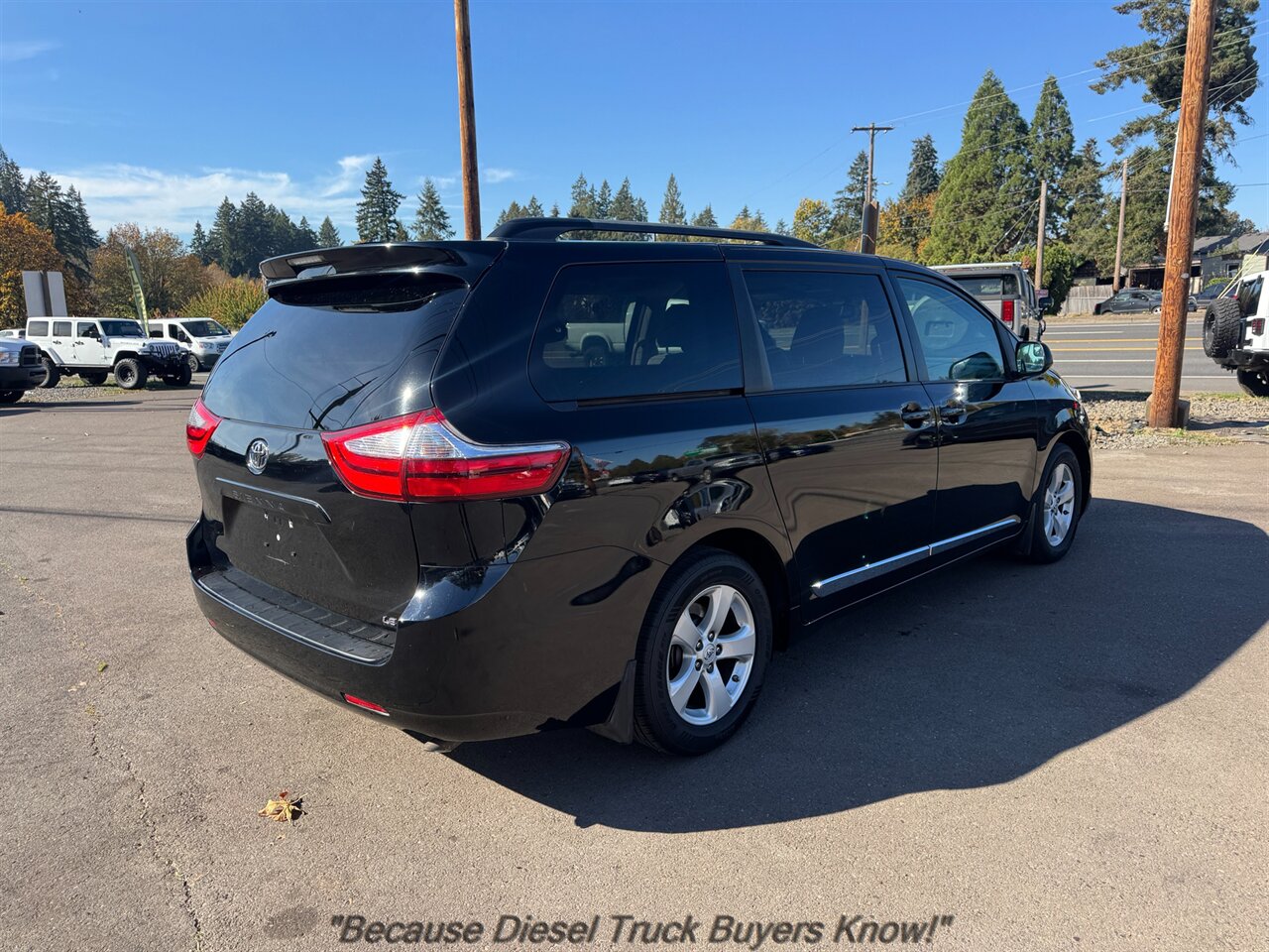 2015 Toyota Sienna LE 8-Passenger   - Photo 5 - Portland, OR 97132