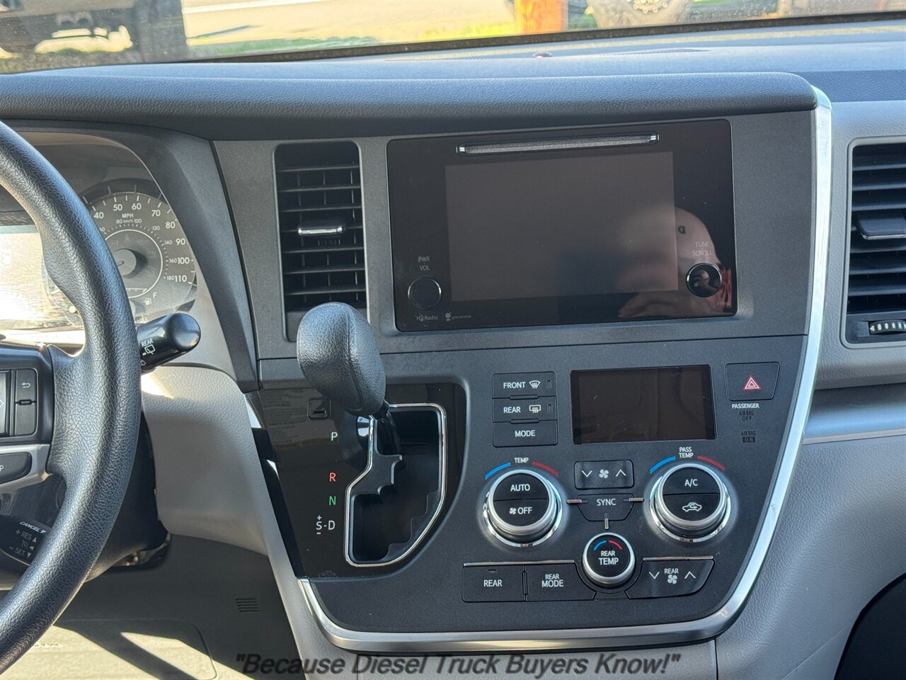 2015 Toyota Sienna LE 8-Passenger   - Photo 21 - Portland, OR 97132