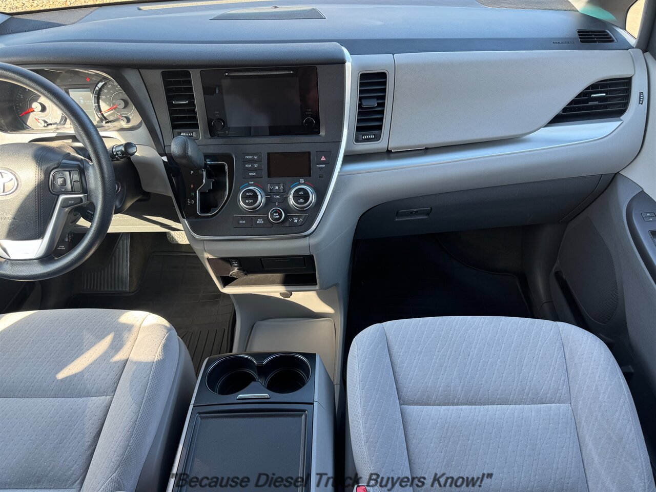 2015 Toyota Sienna LE 8-Passenger   - Photo 19 - Portland, OR 97132