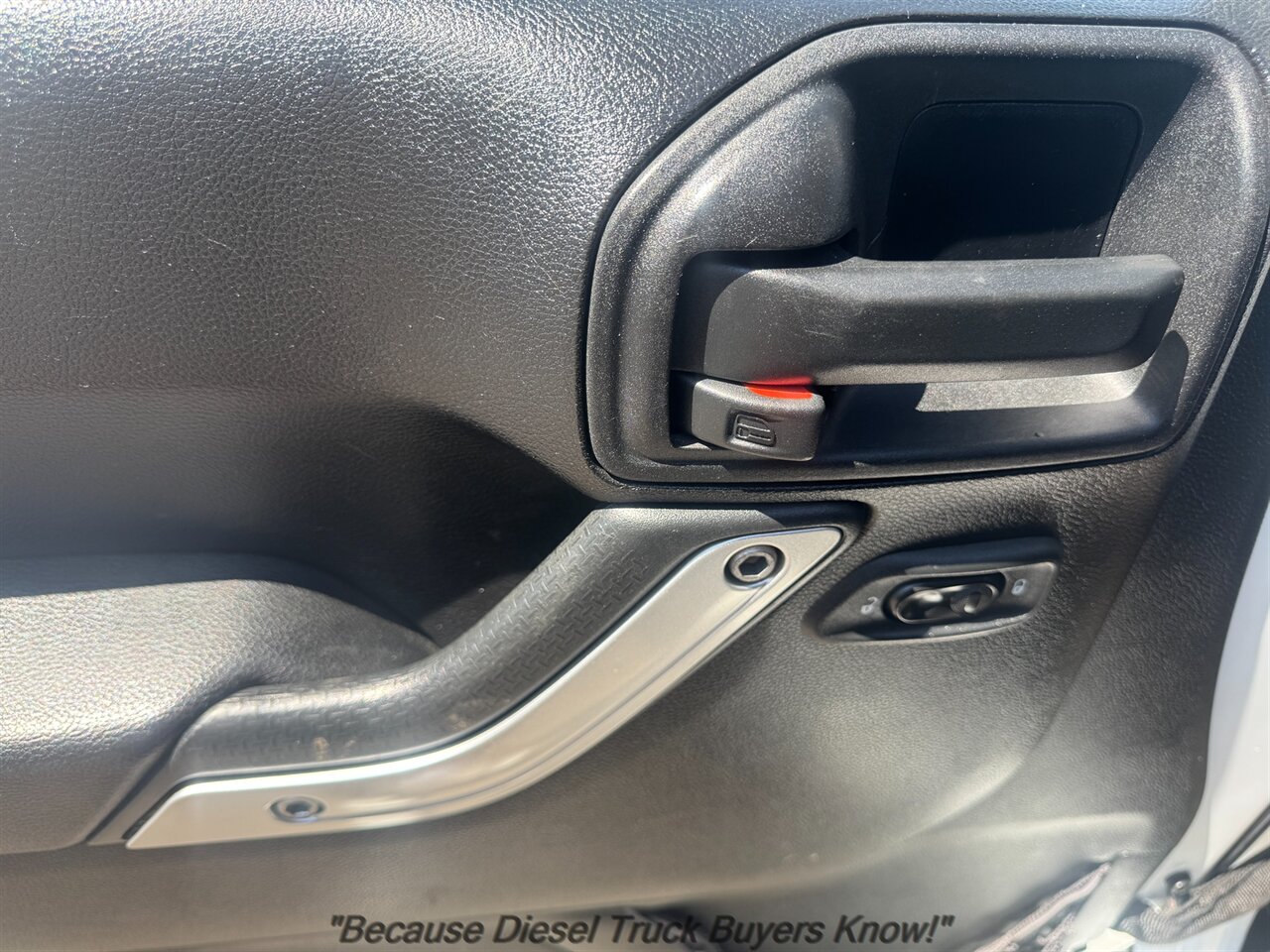 2013 Jeep Wrangler Unlimited Sahara   - Photo 10 - Portland, OR 97132
