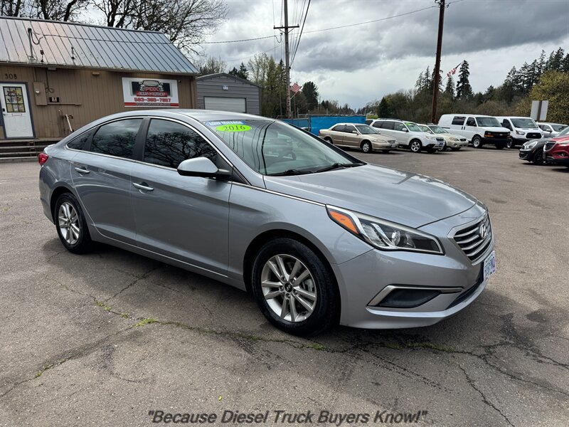 2016 Hyundai SONATA SE  