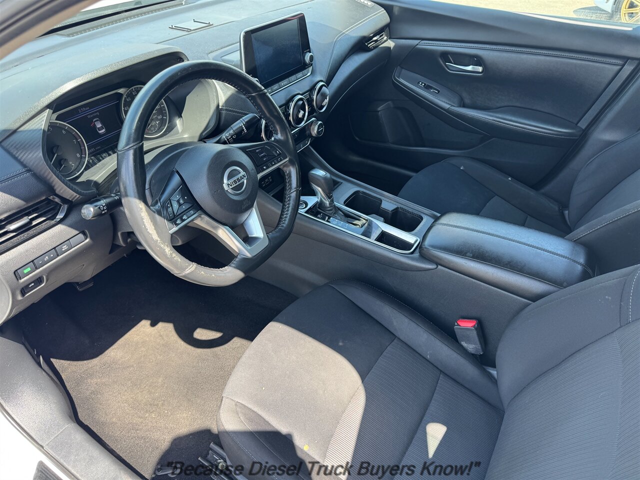 2022 Nissan Sentra SV   - Photo 6 - Portland, OR 97132