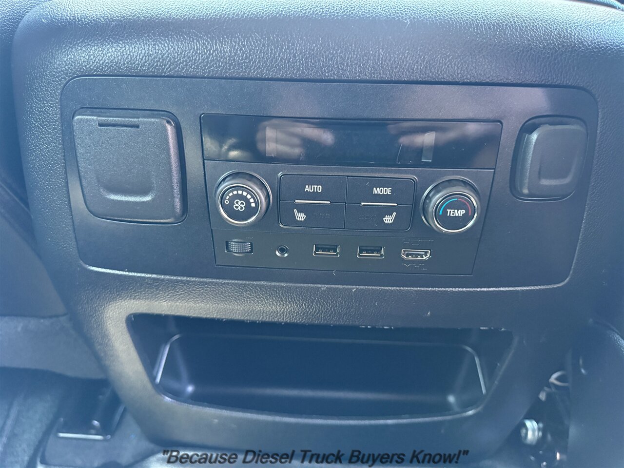 2020 Chevrolet Suburban Premier   - Photo 20 - Portland, OR 97132