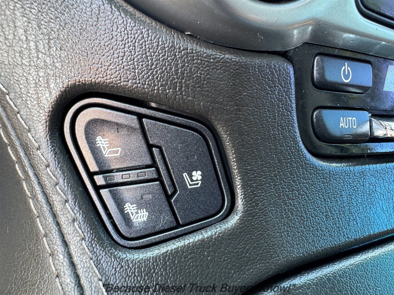 2020 Chevrolet Suburban Premier   - Photo 24 - Portland, OR 97132