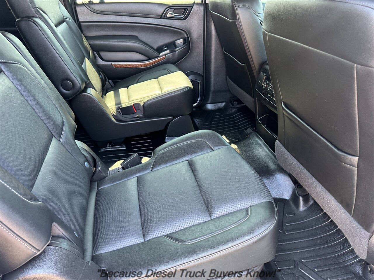 2020 Chevrolet Suburban Premier   - Photo 15 - Portland, OR 97132