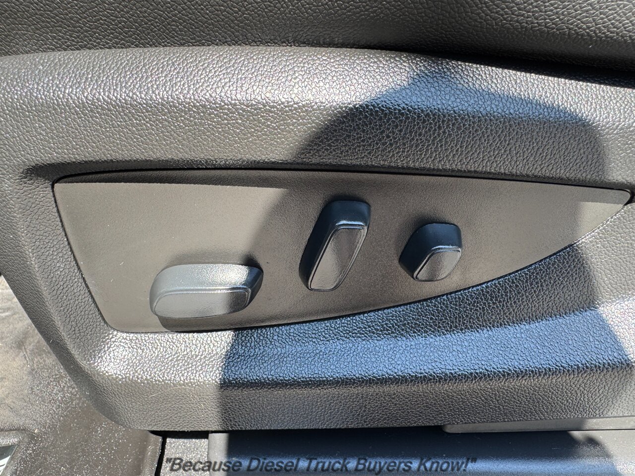 2020 Chevrolet Suburban Premier   - Photo 9 - Portland, OR 97132