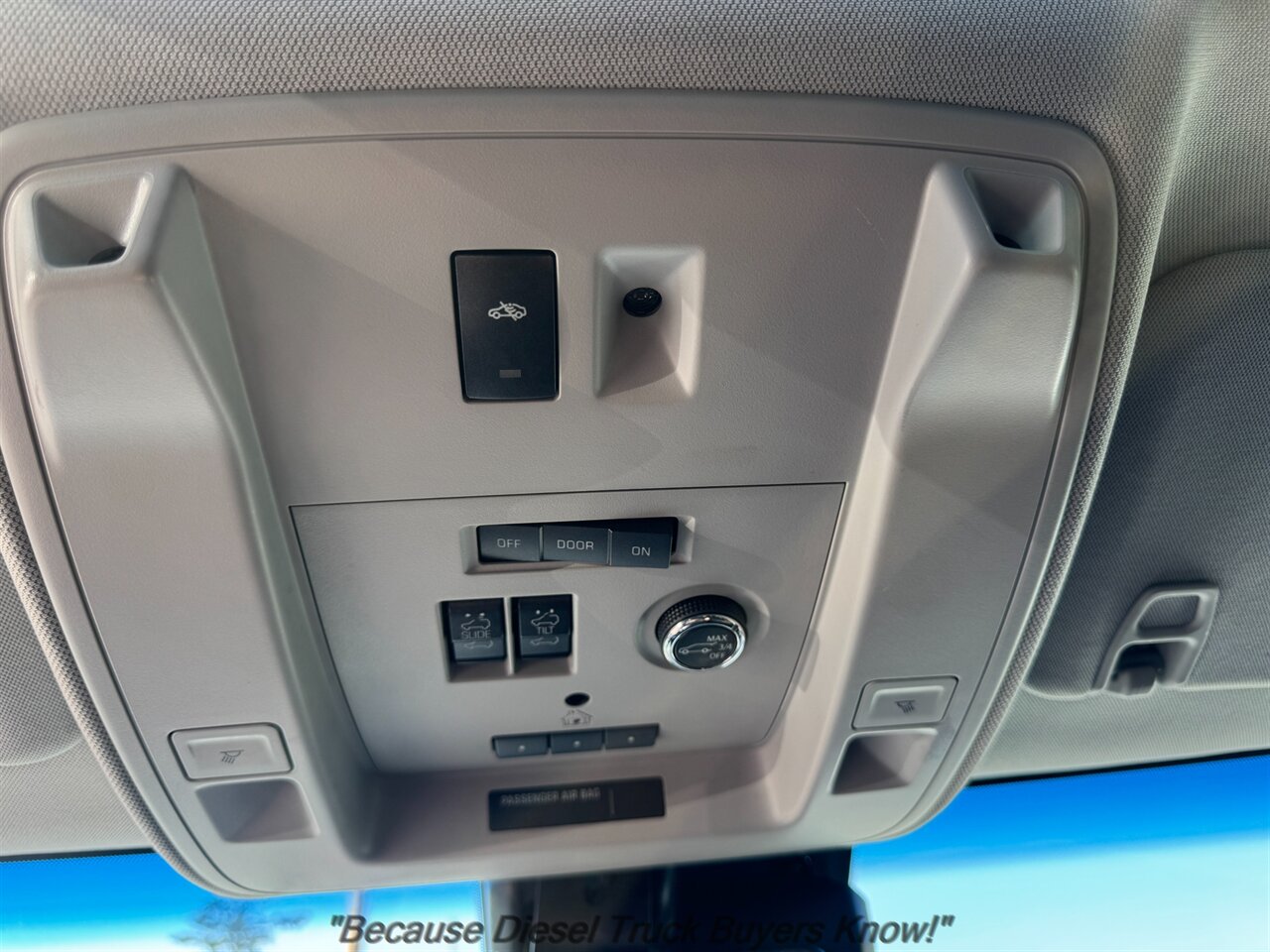 2020 Chevrolet Suburban Premier   - Photo 25 - Portland, OR 97132