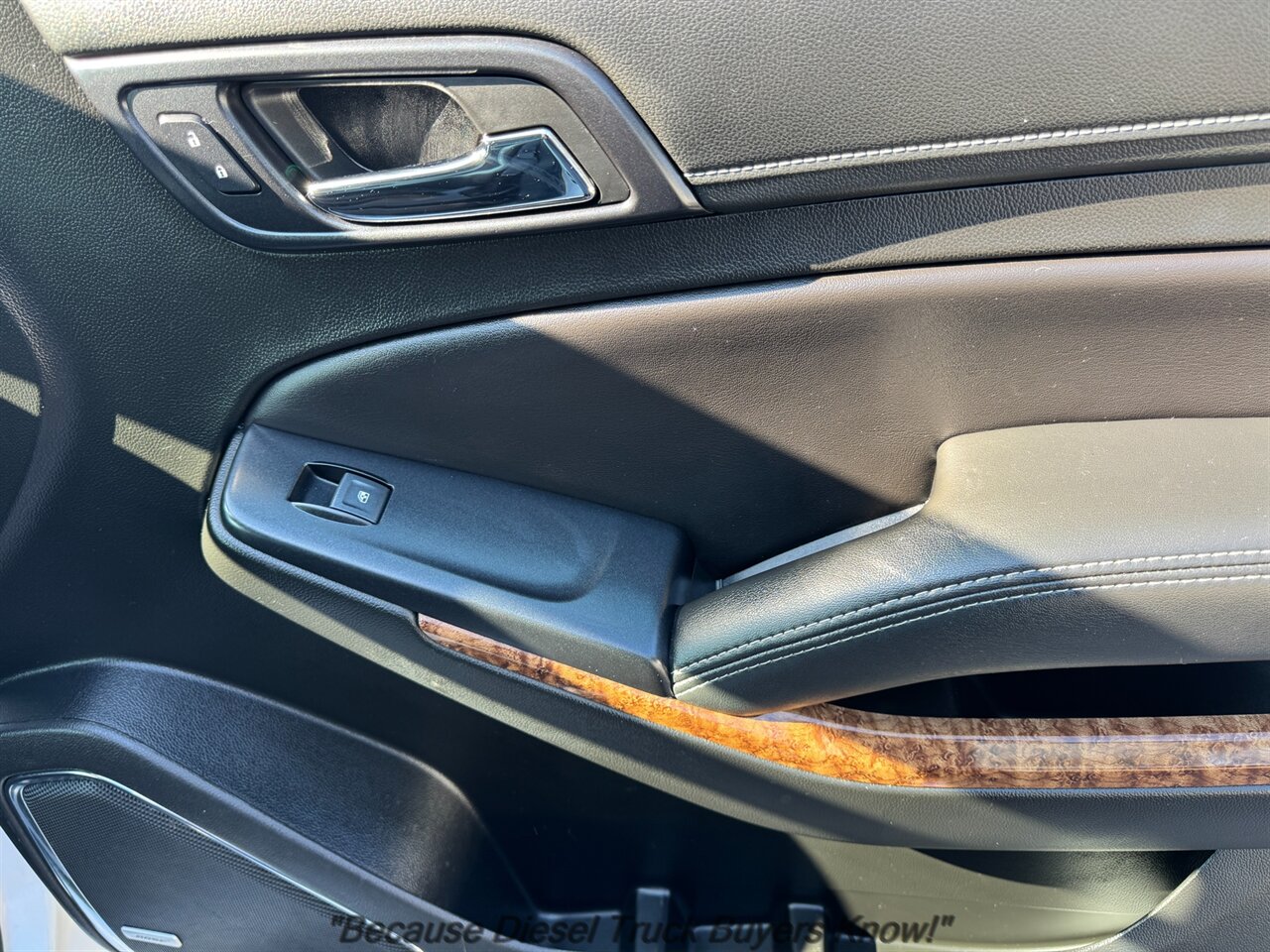 2019 Chevrolet Suburban Premier   - Photo 20 - Portland, OR 97132