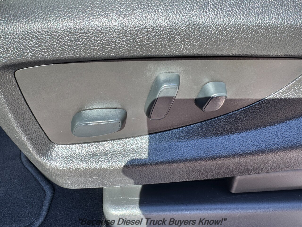 2019 Chevrolet Suburban Premier   - Photo 10 - Portland, OR 97132