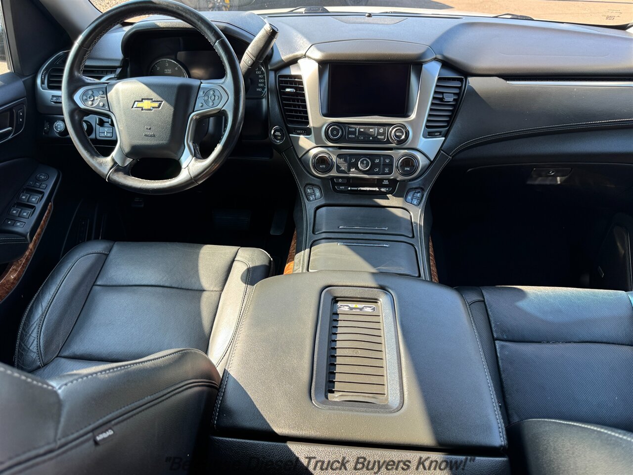 2019 Chevrolet Suburban Premier   - Photo 21 - Portland, OR 97132