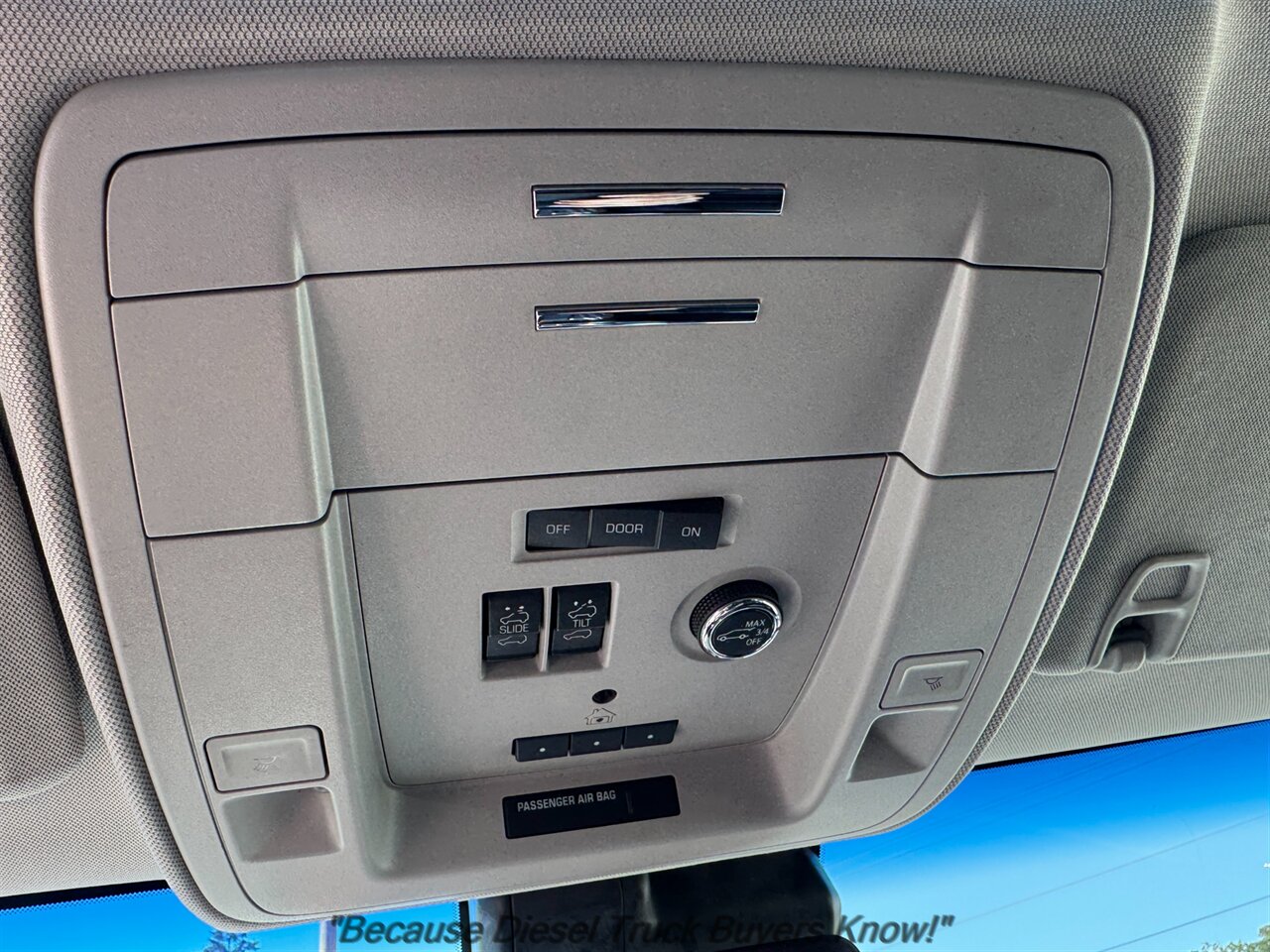 2019 Chevrolet Suburban Premier   - Photo 28 - Portland, OR 97132