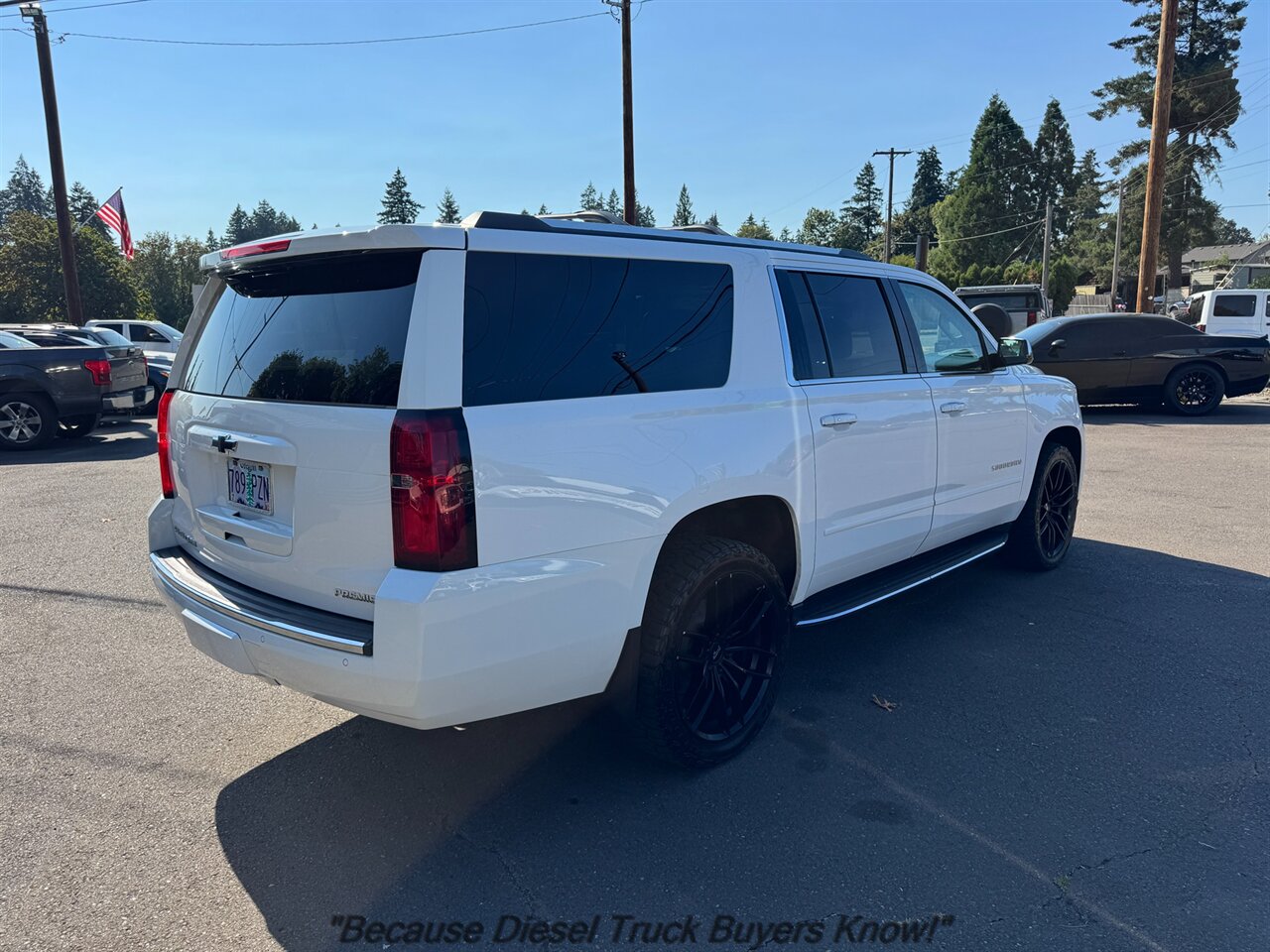 2019 Chevrolet Suburban Premier   - Photo 7 - Portland, OR 97132