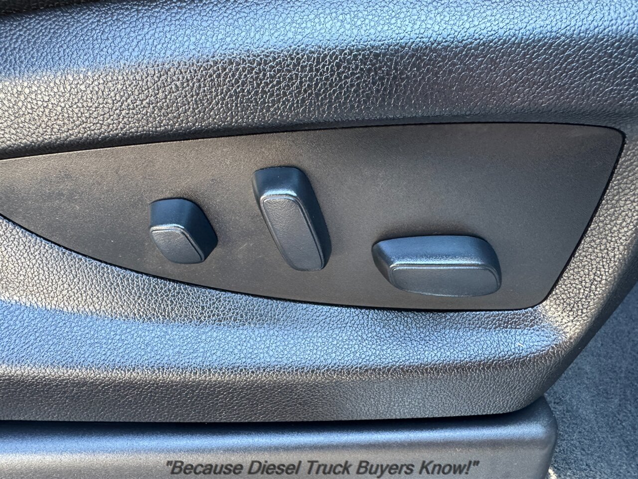 2019 Chevrolet Suburban Premier   - Photo 19 - Portland, OR 97132