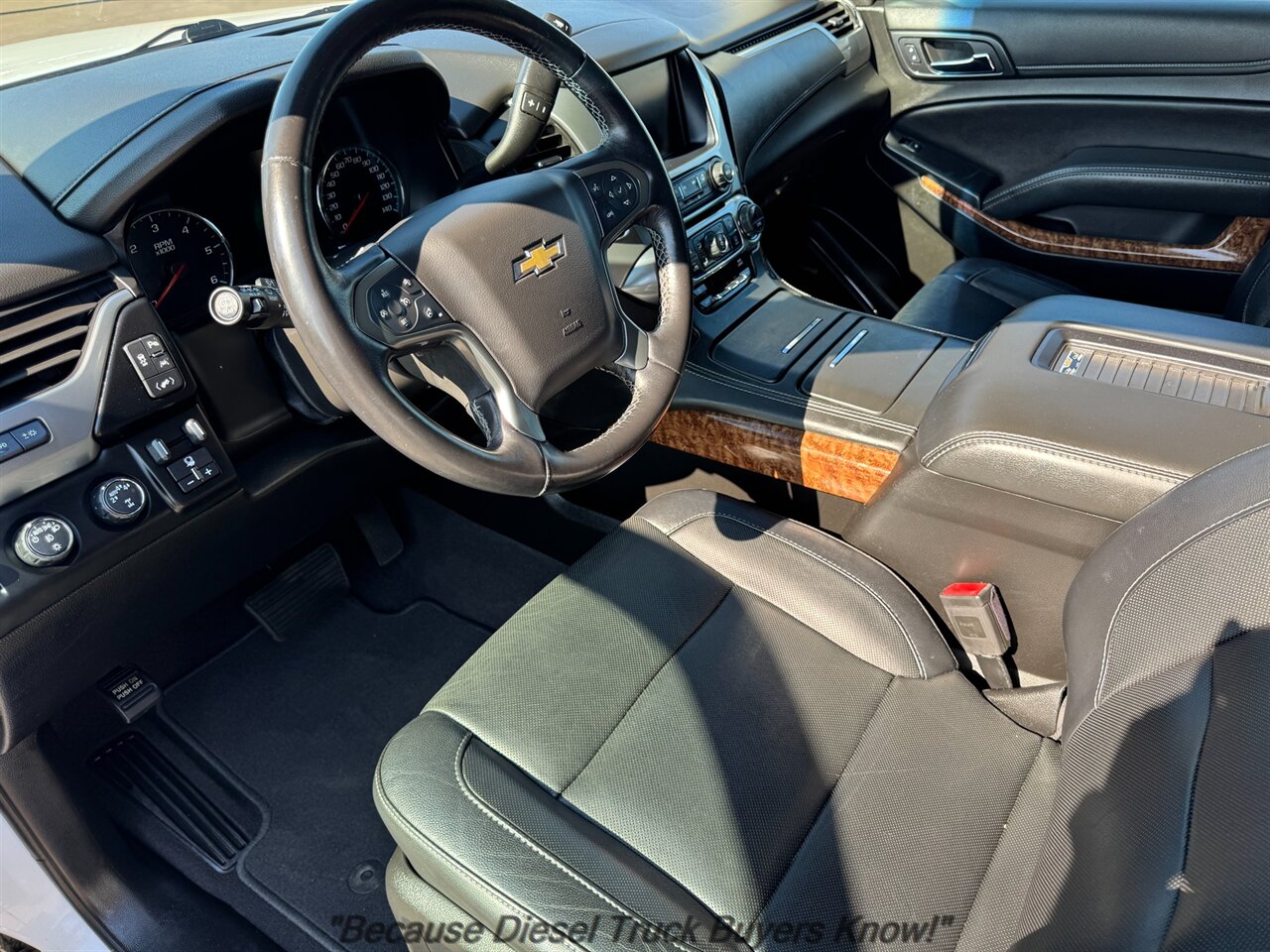 2019 Chevrolet Suburban Premier   - Photo 8 - Portland, OR 97132
