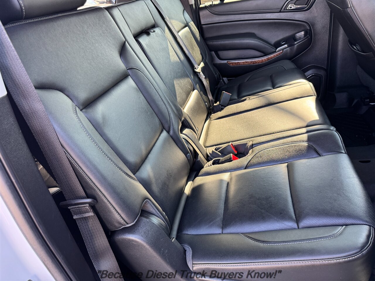 2019 Chevrolet Suburban Premier   - Photo 16 - Portland, OR 97132