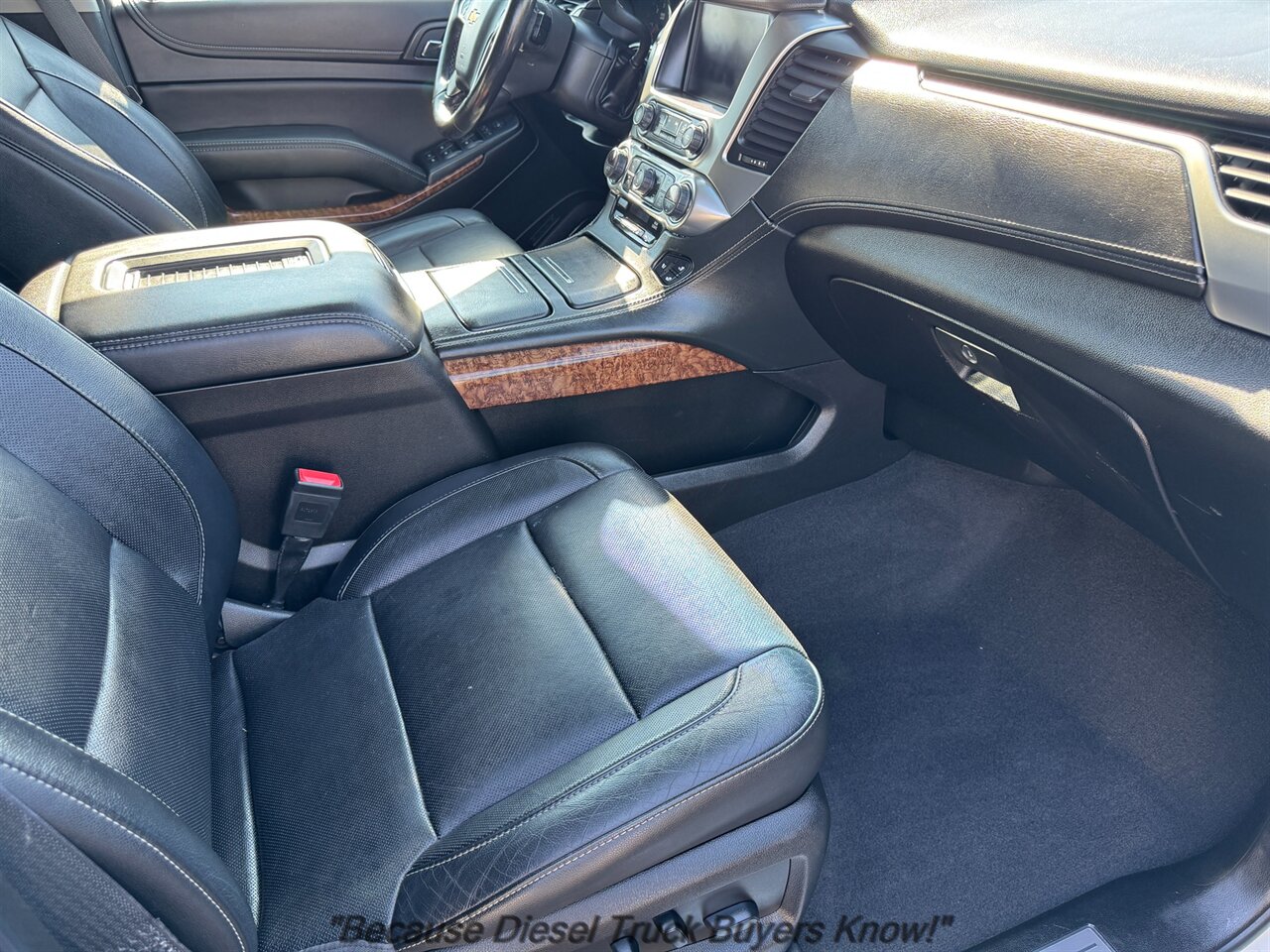 2019 Chevrolet Suburban Premier   - Photo 18 - Portland, OR 97132