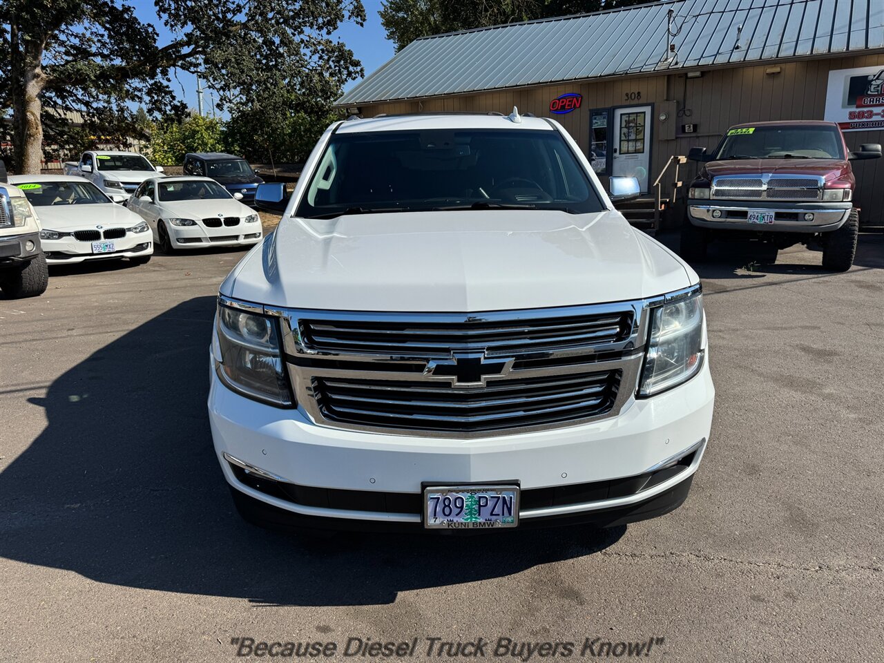 2019 Chevrolet Suburban Premier   - Photo 2 - Portland, OR 97132