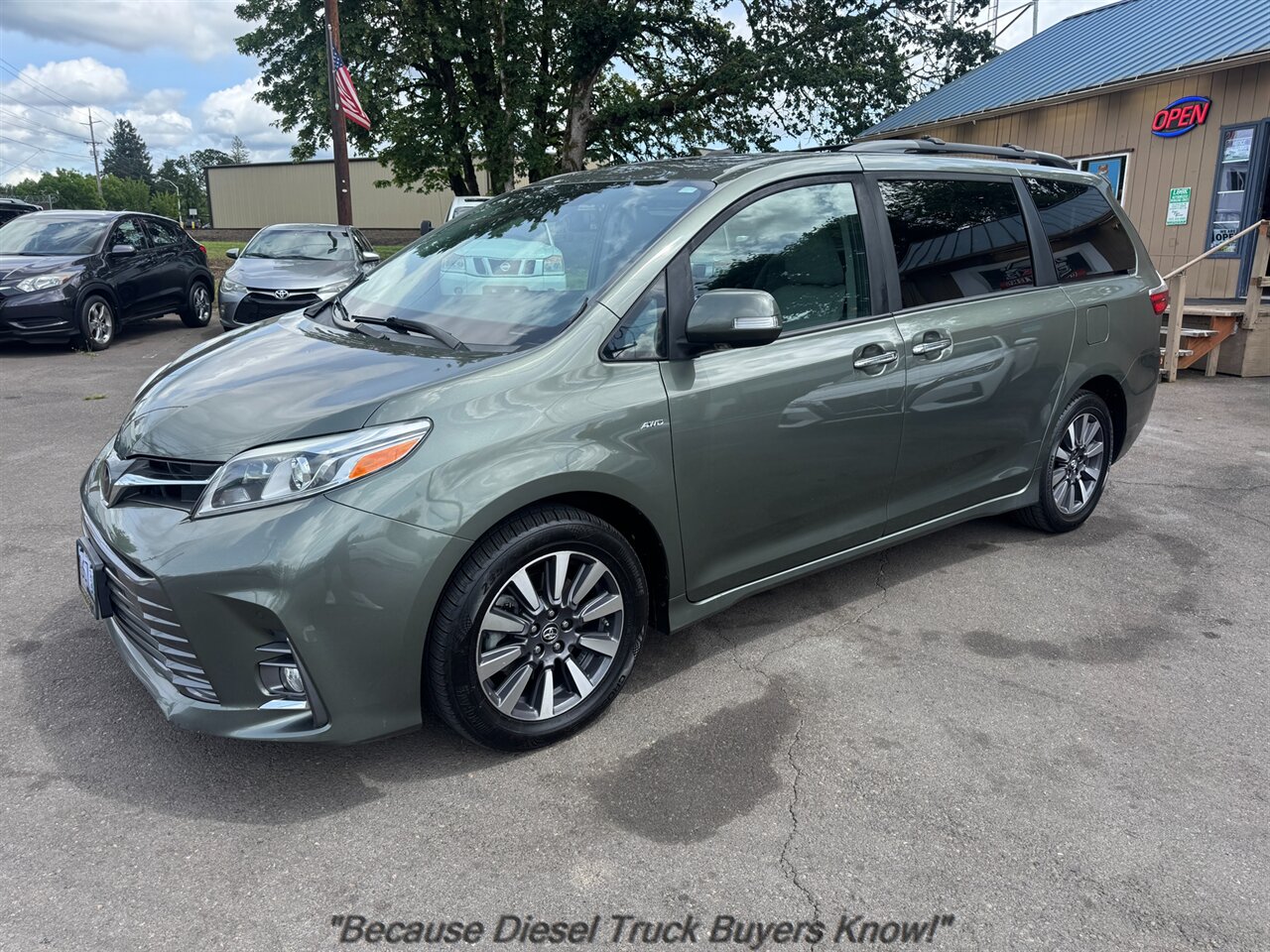 2020 Toyota Sienna Limited 7-Passenger   - Photo 3 - Portland, OR 97132