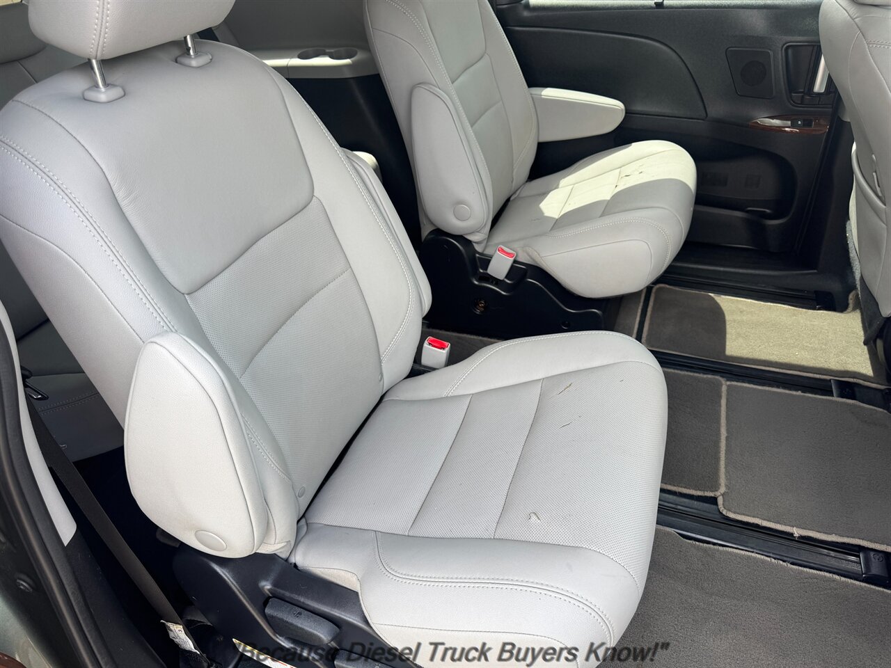 2020 Toyota Sienna Limited 7-Passenger   - Photo 14 - Portland, OR 97132