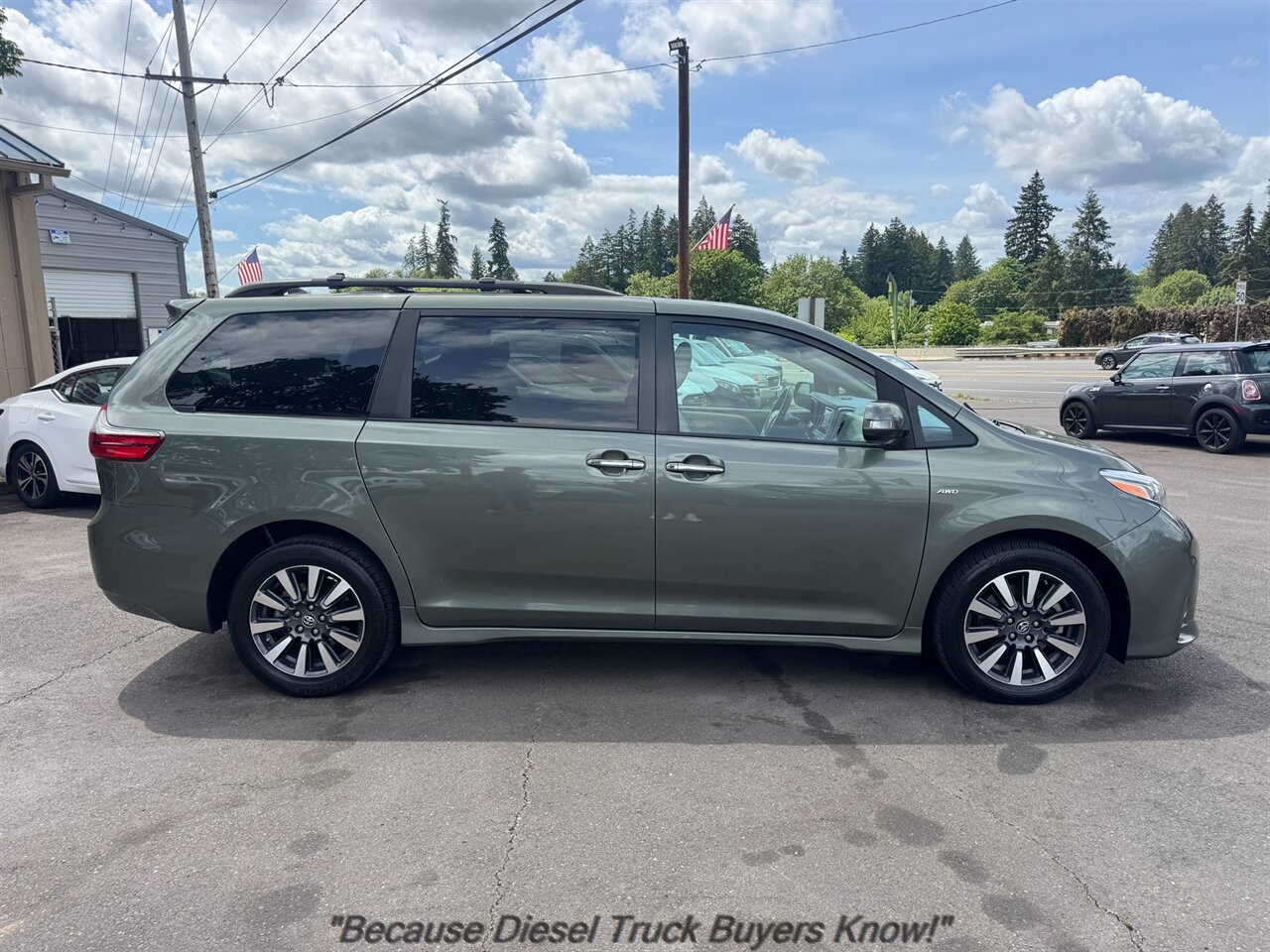 2020 Toyota Sienna Limited 7-Passenger   - Photo 8 - Portland, OR 97132