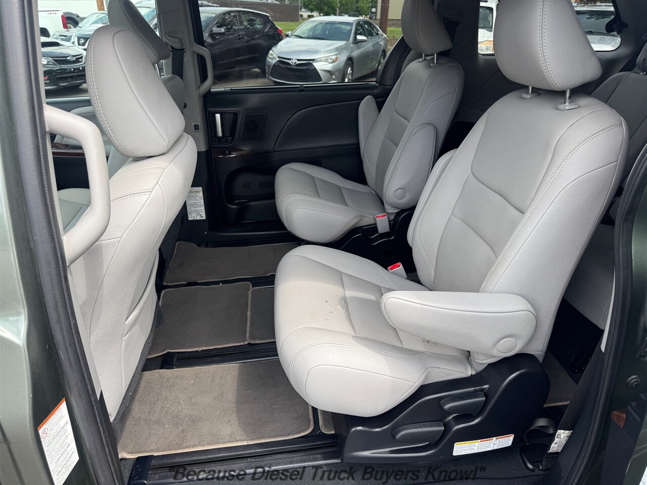 2020 Toyota Sienna Limited 7-Passenger   - Photo 10 - Portland, OR 97132