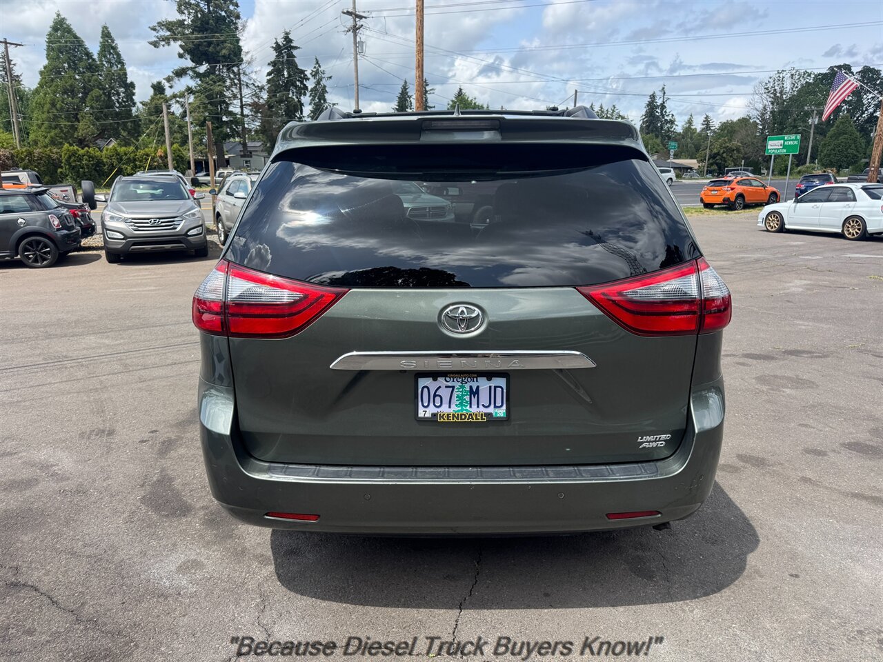 2020 Toyota Sienna Limited 7-Passenger   - Photo 6 - Portland, OR 97132