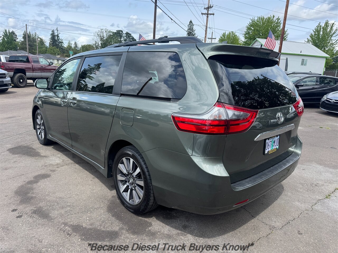 2020 Toyota Sienna Limited 7-Passenger   - Photo 5 - Portland, OR 97132
