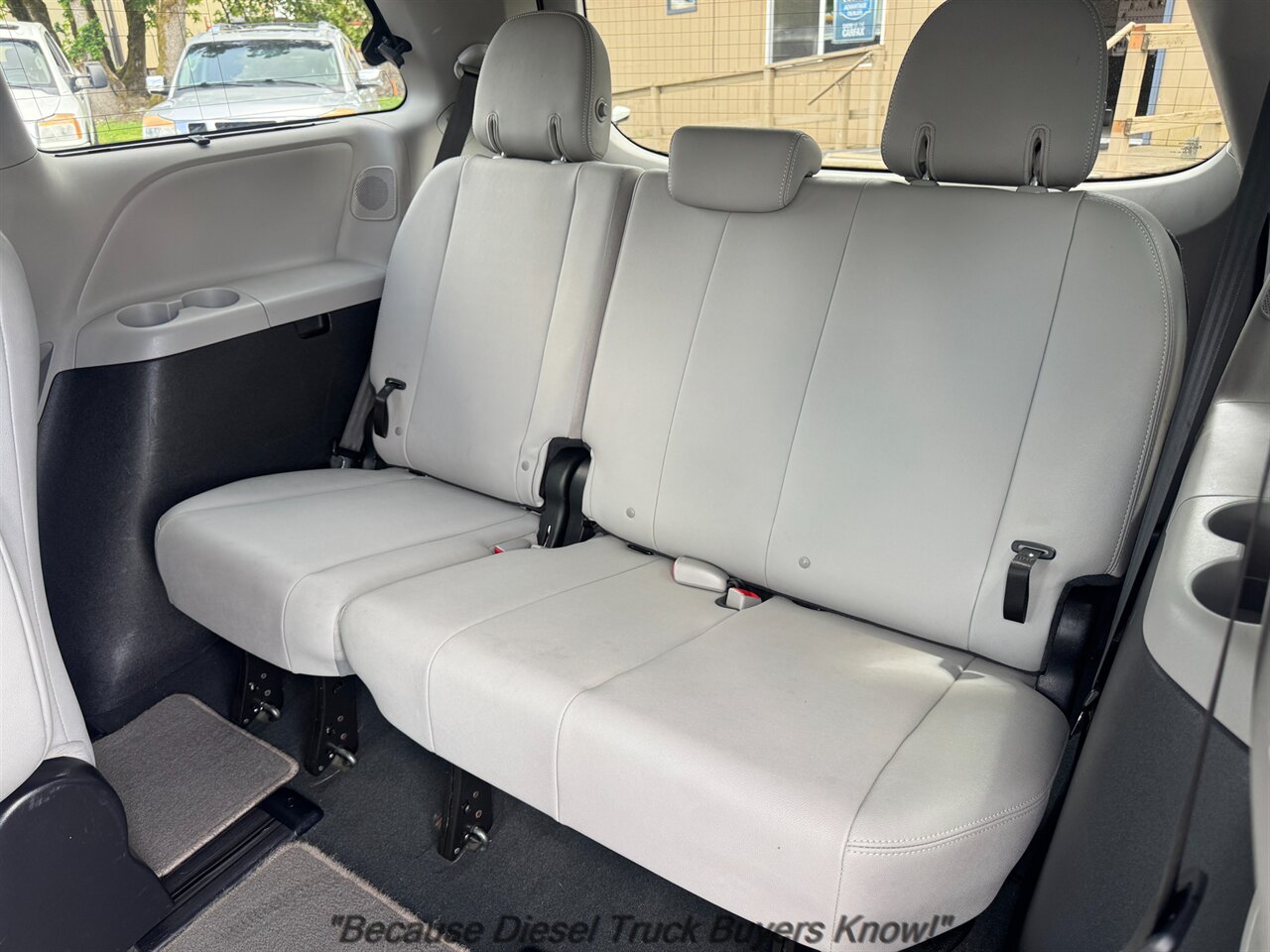 2020 Toyota Sienna Limited 7-Passenger   - Photo 11 - Portland, OR 97132