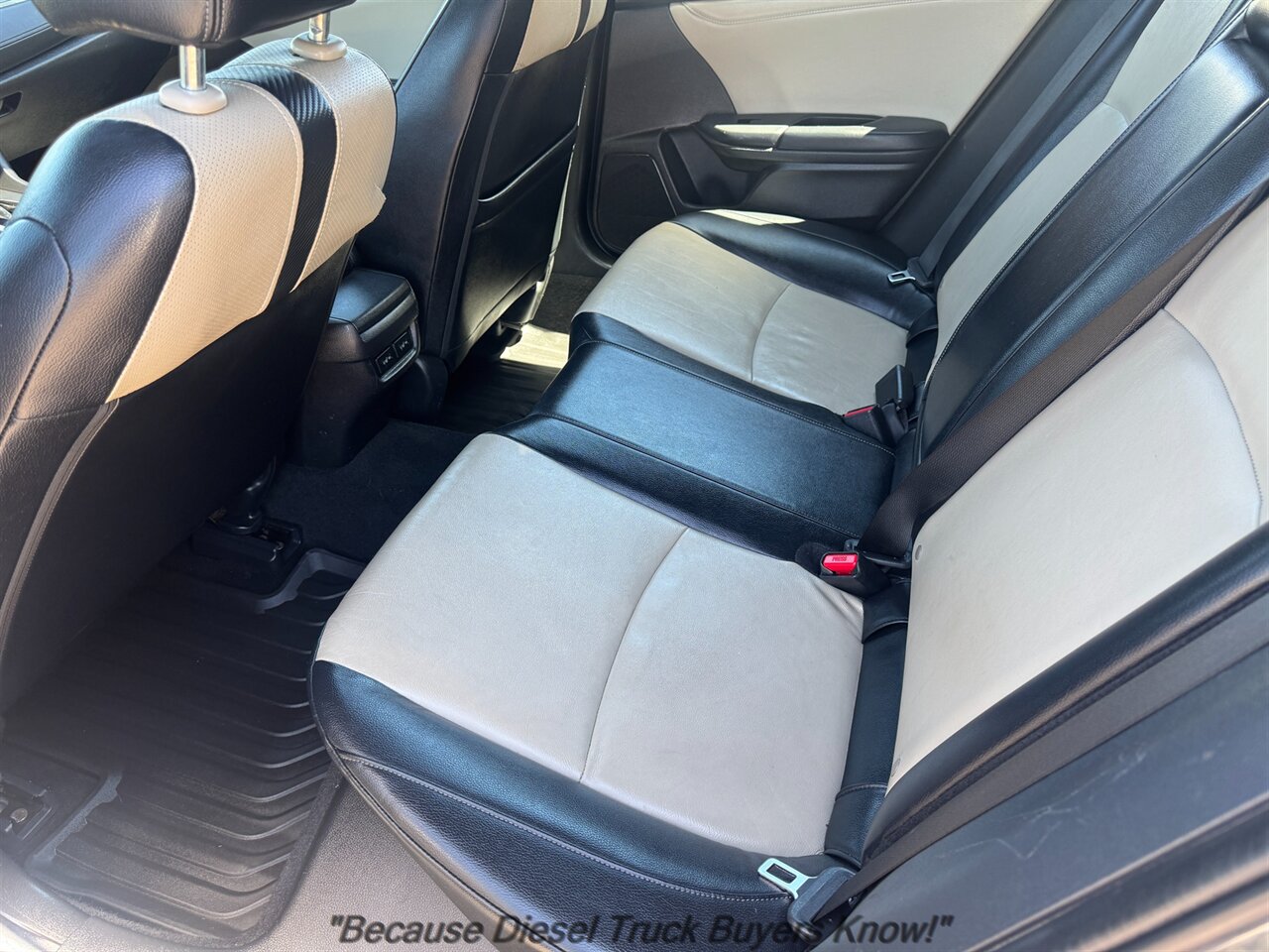 2017 Honda Civic Sport Touring   - Photo 12 - Portland, OR 97132