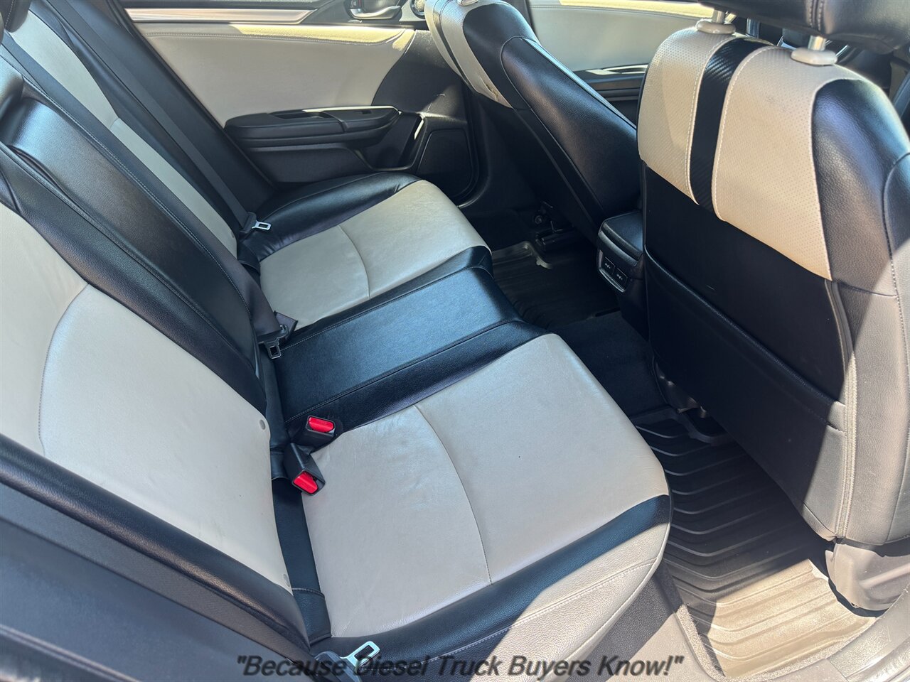 2017 Honda Civic Sport Touring   - Photo 14 - Portland, OR 97132