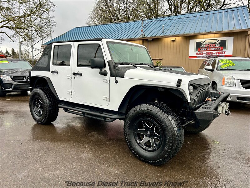 2017 Jeep Wrangler Unlimited Sahara  ( Clearance Pricing )