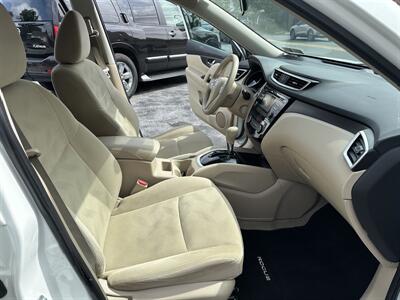 2015 Nissan Rogue SV   - Photo 17 - Lancaster, PA 17601