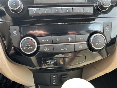 2015 Nissan Rogue SV   - Photo 10 - Lancaster, PA 17601