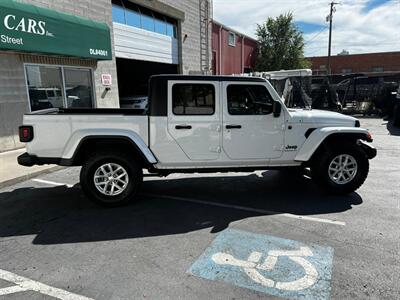 2023 Jeep Gladiator Sport S   - Photo 10 - Salt Lake City, UT 84115