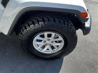 2023 Jeep Gladiator Sport S   - Photo 12 - Salt Lake City, UT 84115