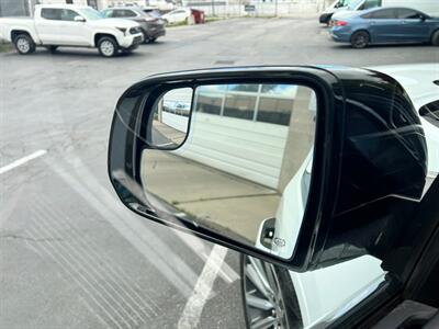 2023 Jeep Grand Wagoneer Series II   - Photo 33 - Salt Lake City, UT 84115