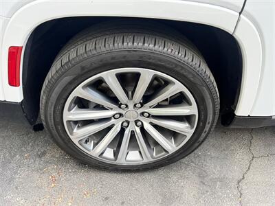 2023 Jeep Grand Wagoneer Series II   - Photo 11 - Salt Lake City, UT 84115