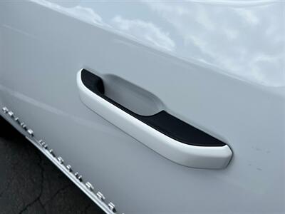 2023 Jeep Grand Wagoneer Series II   - Photo 15 - Salt Lake City, UT 84115