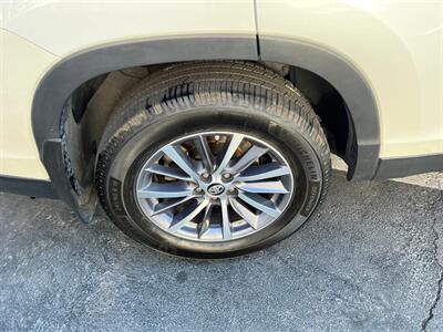 2019 Toyota Highlander XLE   - Photo 12 - Salt Lake City, UT 84115