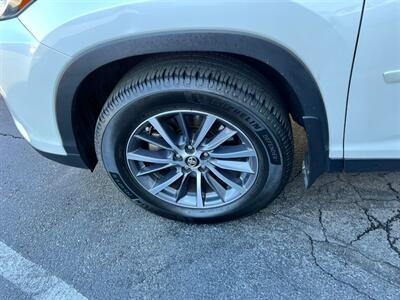 2019 Toyota Highlander XLE   - Photo 14 - Salt Lake City, UT 84115