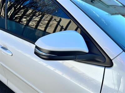 2019 Toyota Highlander XLE   - Photo 9 - Salt Lake City, UT 84115