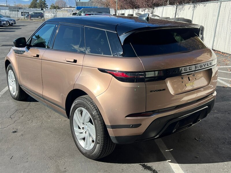 2024 Land Rover Range Rover Evoque S photo 4