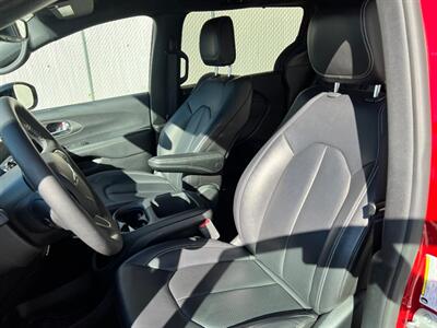 2025 Chrysler Pacifica Select   - Photo 17 - Salt Lake City, UT 84115
