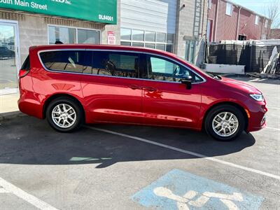 2025 Chrysler Pacifica Select   - Photo 8 - Salt Lake City, UT 84115