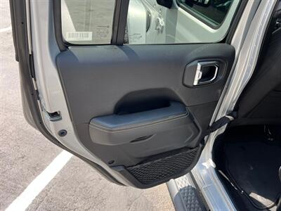 2023 Jeep Gladiator Overland   - Photo 22 - Salt Lake City, UT 84115