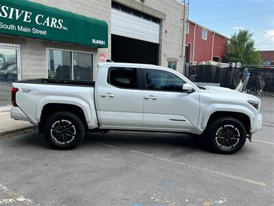 2024 Toyota Tacoma TRD Sport   - Photo 10 - Salt Lake City, UT 84115