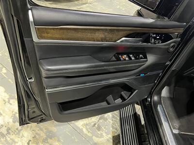 2023 Jeep Grand Wagoneer Series II   - Photo 10 - Salt Lake City, UT 84115