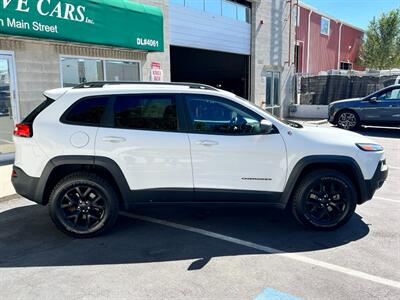 2018 Jeep Cherokee Trailhawk   - Photo 9 - Salt Lake City, UT 84115
