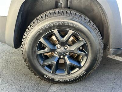 2018 Jeep Cherokee Trailhawk   - Photo 12 - Salt Lake City, UT 84115