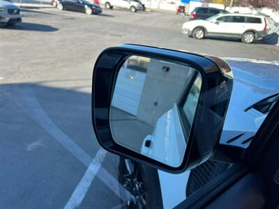 2024 Land Rover Defender 90 P300 S   - Photo 24 - Salt Lake City, UT 84115